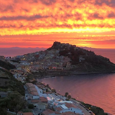 Bilocale centrale con veranda a pochi metri dalla spiaggia Castelsardo Esterno foto