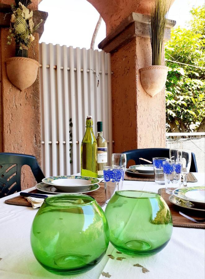 Bilocale centrale con veranda a pochi metri dalla spiaggia Castelsardo Esterno foto