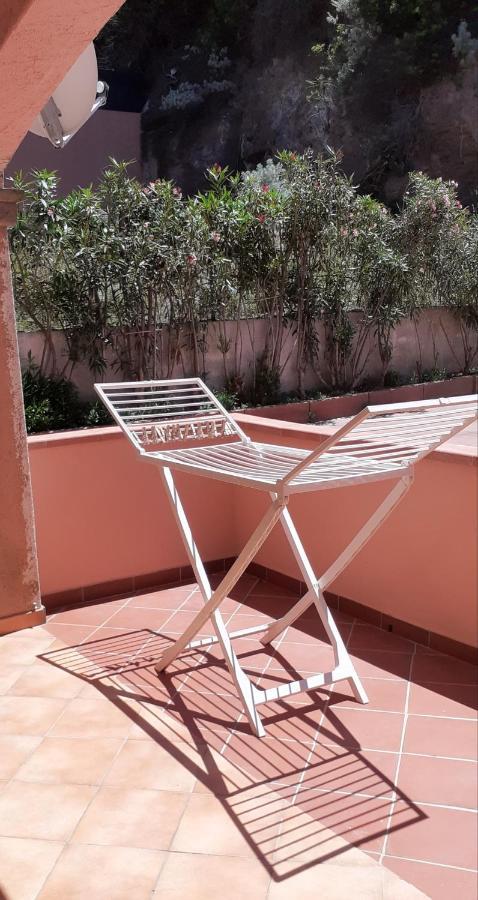 Bilocale centrale con veranda a pochi metri dalla spiaggia Castelsardo Esterno foto