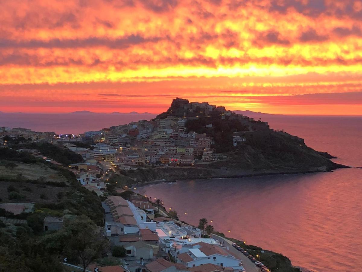 Bilocale centrale con veranda a pochi metri dalla spiaggia Castelsardo Esterno foto
